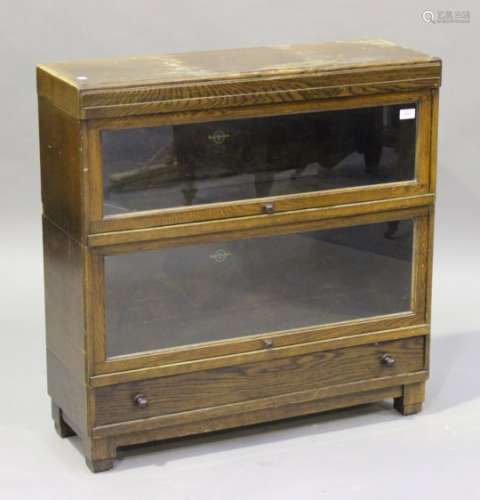 A mid-20th century oak Globe Wernicke two-section bookcase with single drawer, height 86cm, width