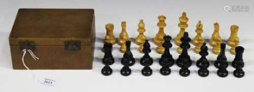 A 20th century boxwood and ebonized Staunton chess set, height of king 7.7cm, unmarked and
