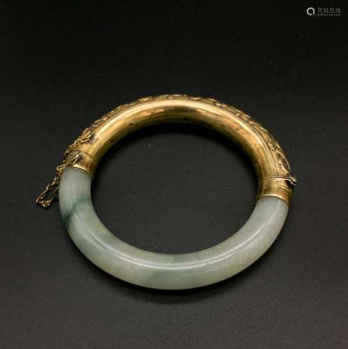 CHINESE JADEITE AND SILVER BANGLE