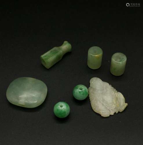 CHINESE GROUP OF 7 JADEITE PIECES