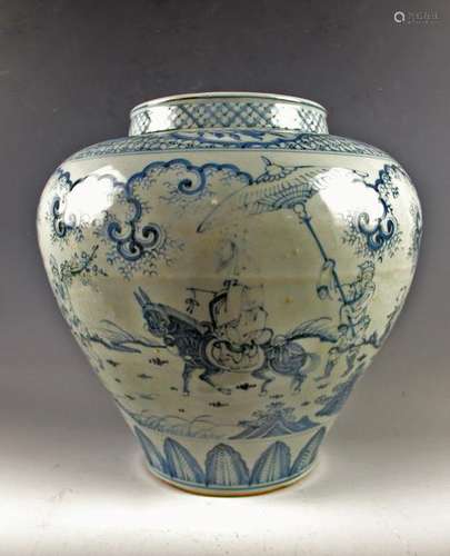 CHINESE BLUE WHITE PORCELAIN JAR