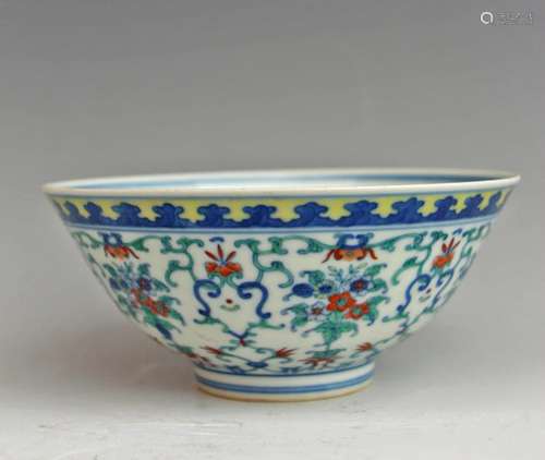 CHINESE DOUCAI PORCELAIN BOWL