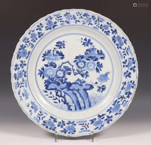 China, blauw wit porseleinen schotel, Kangxi,met g…