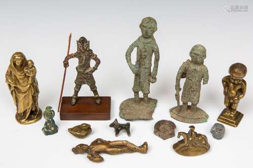 Diverse bronzen sculpturenHerkomst: Collectie Cser…