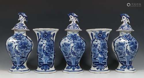 Delft, De Klaauw, blauw wit aardewerk driedelig ka…