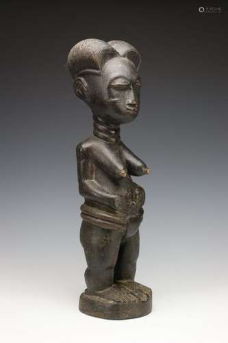 Two African wooden female figures.; h. 35 and 41 c…