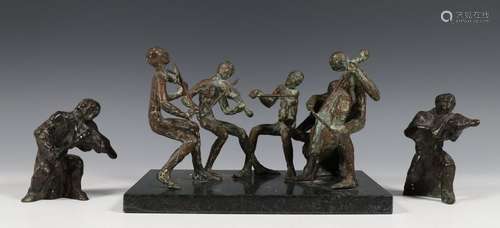 Onbekend, vier bronzen sculpturen, 20e eeuw;Strijk…