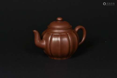 A ZISHA TEAPOT WITH COVER