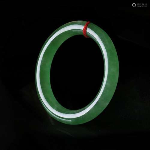 A JADEITE BRACELET