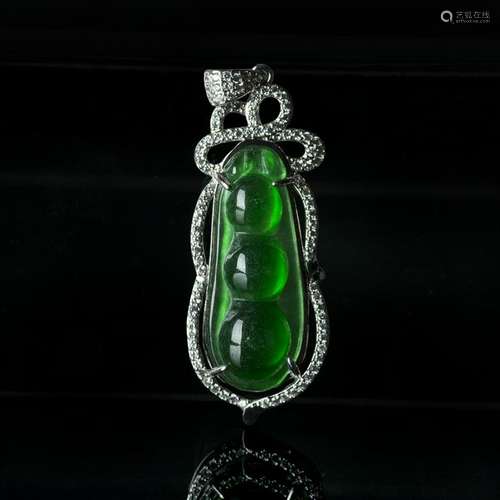 A JADEITE PENDANT OF BEAN