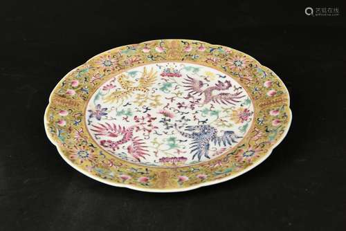 A FAMILLE ROSE PORCELAIN DISH