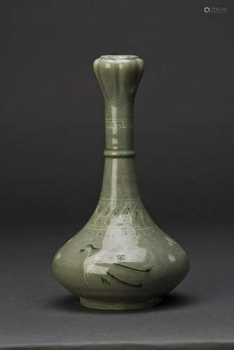 CELADON GARLIC VASE