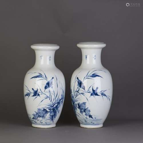 A PAIR OF CHINESE BLUE AND WHITE PORCELAIN VASES