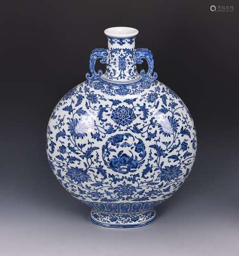 A BLUE AND WHITE MOON FLASK, QIANLONG PERIOD