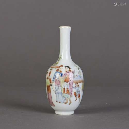 A SMALL FAMILLE ROSE 'FIGURAL' BOTTLE