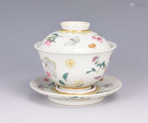 A FAMILLE ROSE 'BUTTERFLY' BOWL WITH COVER, QIANLONG