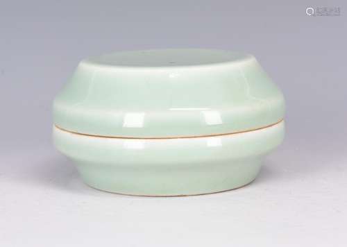 A CELADON GLAZED PORCELAIN BOX WITH COVER, QIANLONG