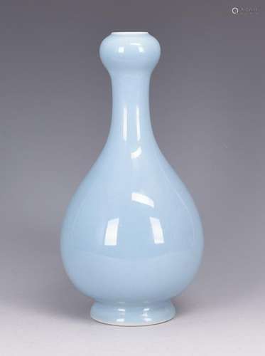 A SKY-BLUE GLAZED GARLIC HEAD PORCELAIN VASE, QIANLONG