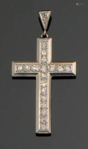 Croix pendentif en platine (850°/°°) sertie de dia…
