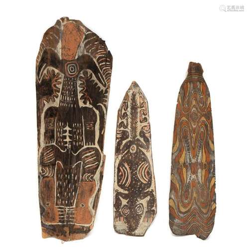 PNG, Middle Sepik, Kambot, three painted sago spat…