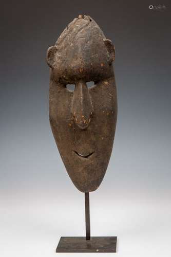 PNG, Sawos, elongated mask, crusty blackish patina…