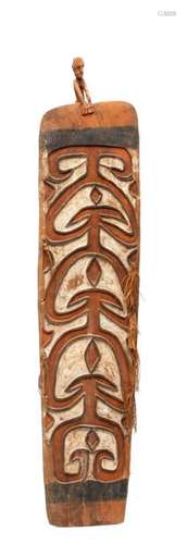 Papua Barat, Central Asmat war shield showing styl…