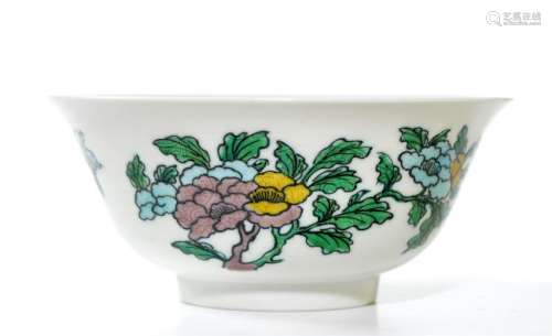 Fine Chinese Famille Verte Porcelain Dragon Bowl