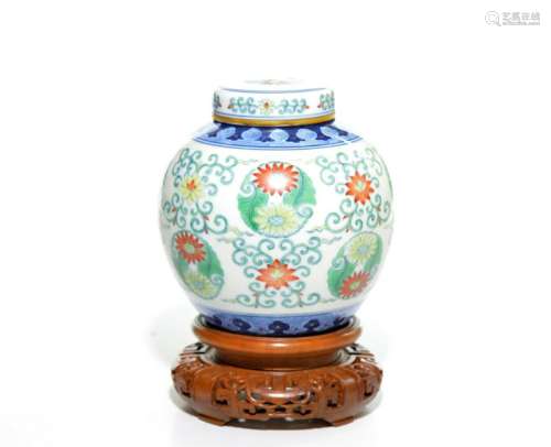 Fine Chinese Doucai Porcelain Jar