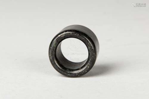 BLACK JADE THUMB RING