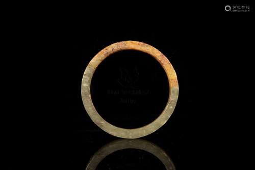 JADE ROUND BANGLE