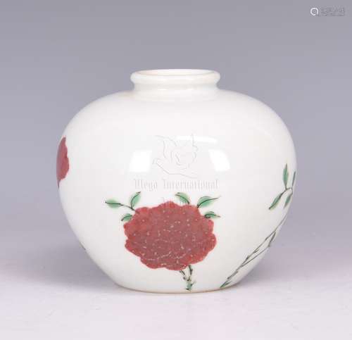 UNDERGLAZED RED WUCAI SPITTOON