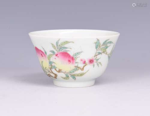 FAMILLE ROSE 'PEACHES' BOWL