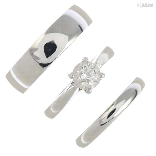 (23369) A platinum diamond single-stone ring,