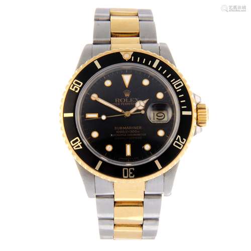 (23352) ROLEX - a gentleman's Oyster Perpetual Date Submariner bracelet watch.