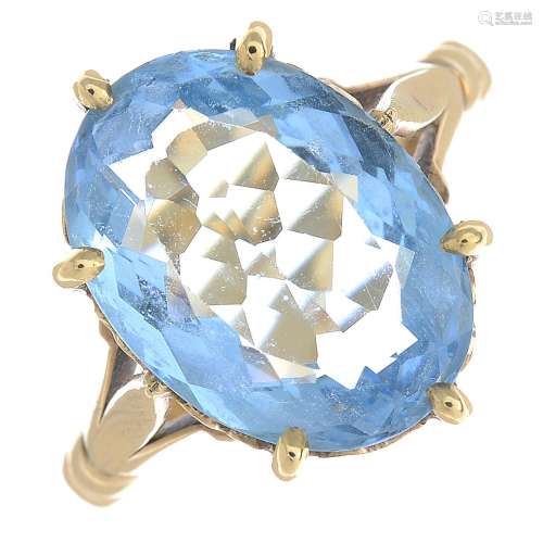 An aquamarine single-stone ring.Aquamarine calculated weight 4.88cts,