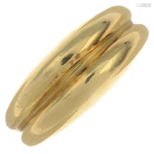 An 18ct gold grooved band ring.Hallmarks for Birmingham, 1996.Ring size Q1/2.