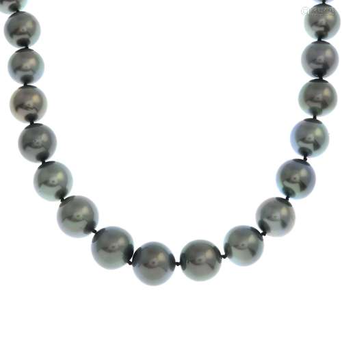 A cultured pearl single-strand necklace,