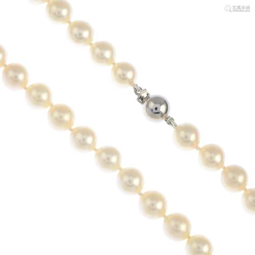 A cultured pearl single-strand necklace,