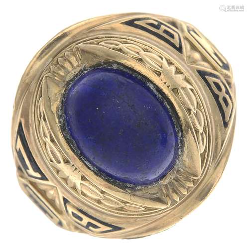 A lapis lazuli ring.Stamped 10K.