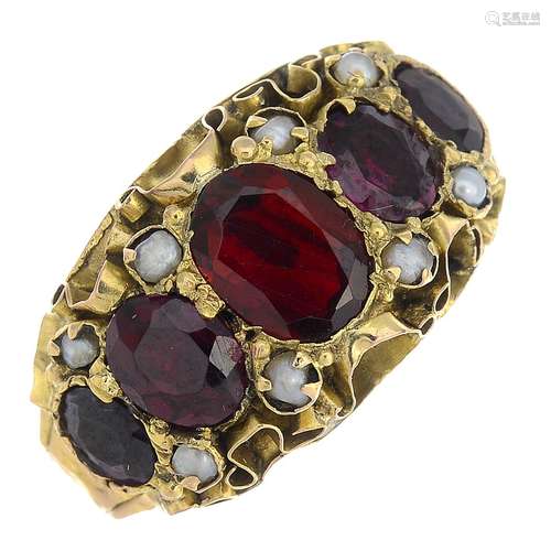 A late Victorian gold garnet five-stone ring.Total garnet weight 1.68cts.Hallmarks for Birmingham,