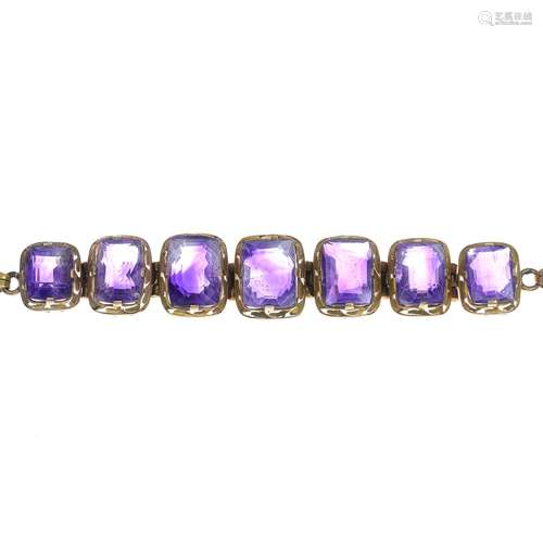 An graduated amethyst bracelet.Length 17cms.