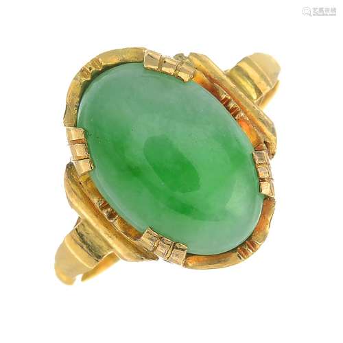 A jade single-stone ring.With report 79180-89,