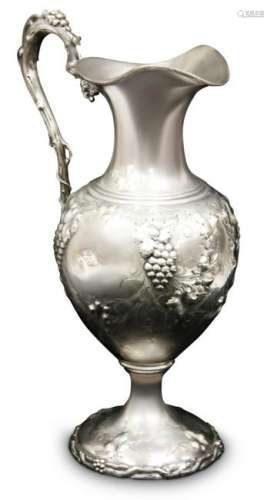VICTORIAN STERLING SILVER PITCHER, 58 OZT