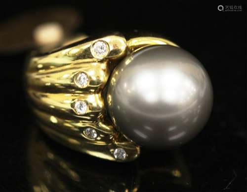 18KT YELLOW GOLD TAHITIAN PEARL & DIAMOND RING