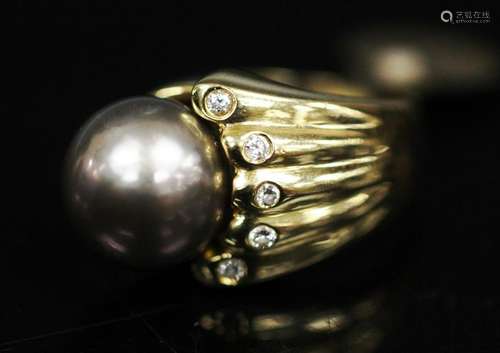 18KT GOLD TAHITIAN PEARL RING W/ (5) DIAMONDS