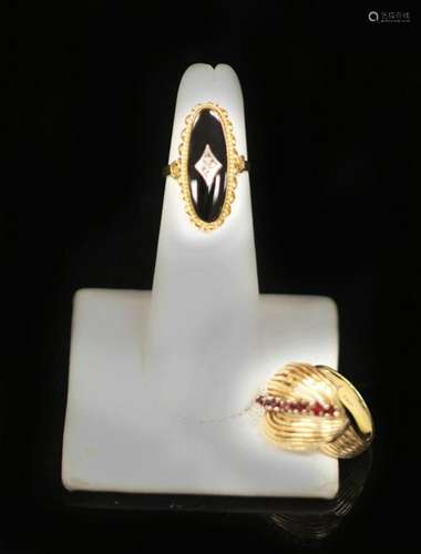 LOT OF (2) 14KT LADYS RINGS, GARNET, ONYX