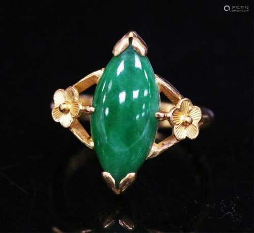 22 KT OR HIGHER CHINESE JADE RING