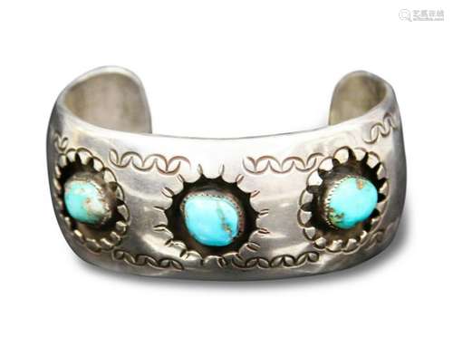 EARLY NAVAJO SILVER SHADOWBOX CUFF BRACELET