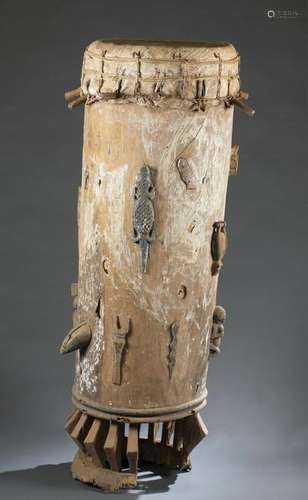 Yoruba Nago drum. 20th c.