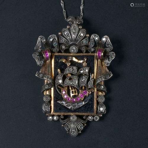 Pendentif en or jaune 18 carats et argent décoré d…